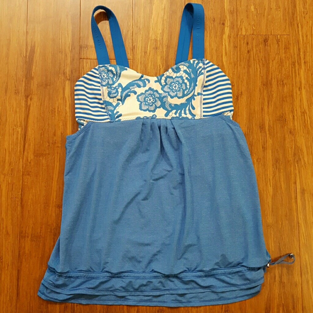Lululemon blue floral tank